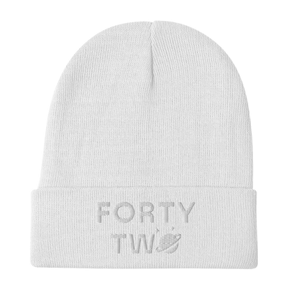 EMBROIDERED BEANIE / FORTY TWO